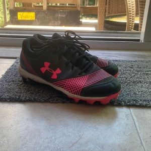 Softballs cleats woman’s